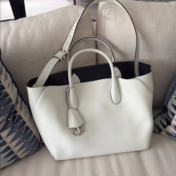 Dior | Bags | Dior Elegant White Leather Tote Bag With  display picture 2